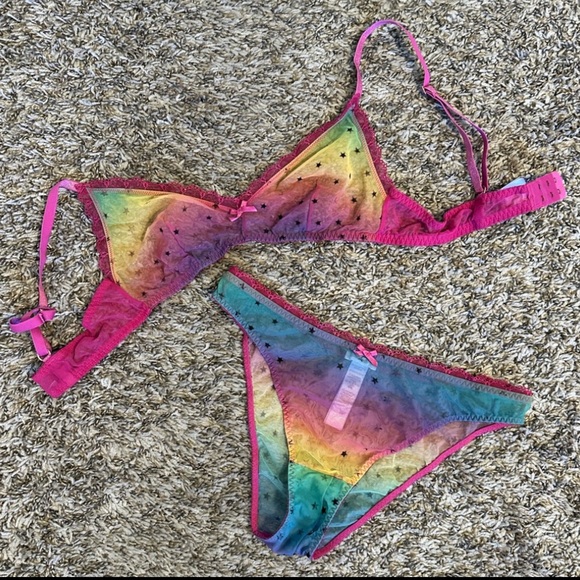 ✨Fenty lingerie✨BUNDLE✨ - Picture 5 of 16